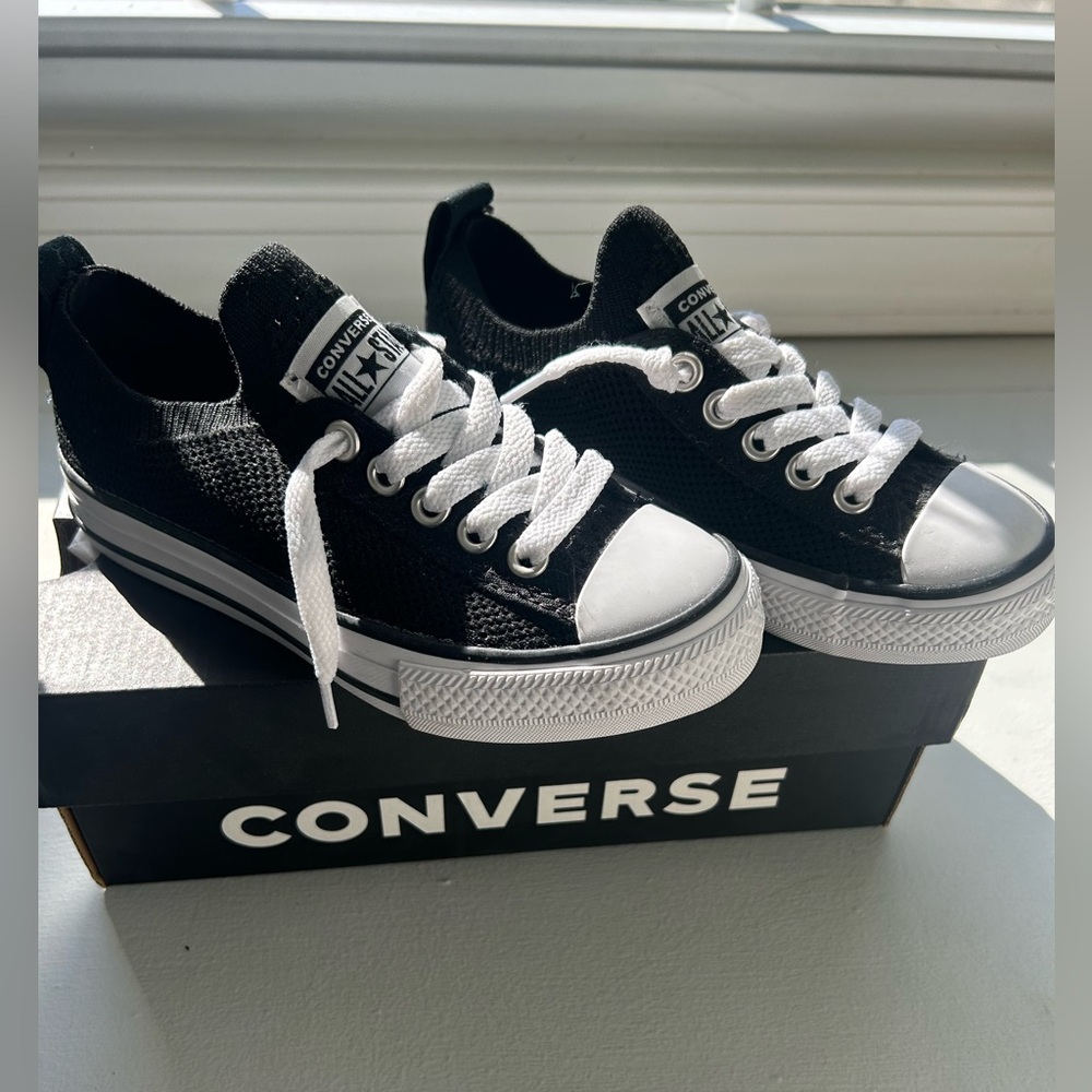 Girls Converse Shoreline sneakers New In Box